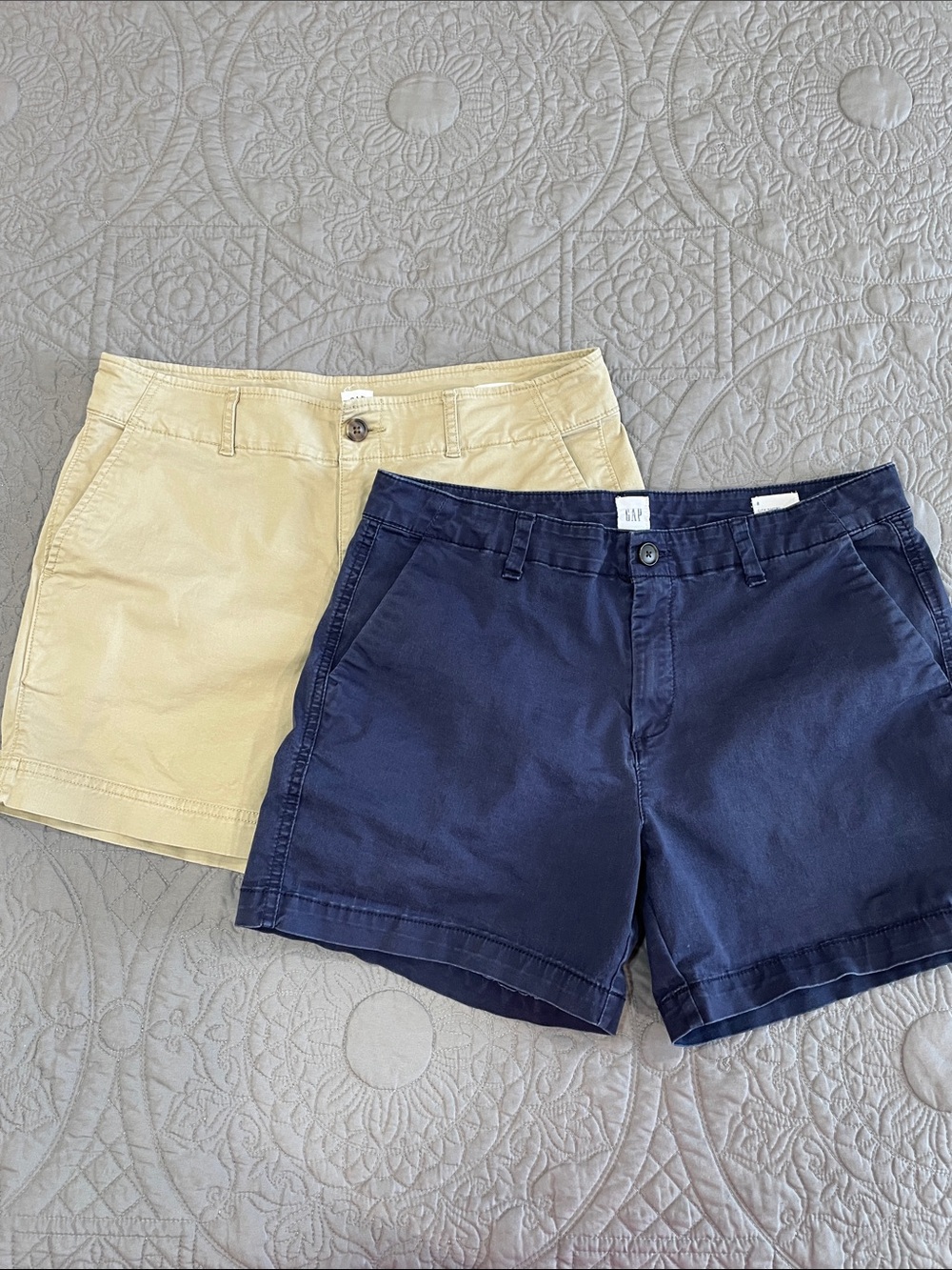Set of 2 GAP City Shorts 5 inch 8